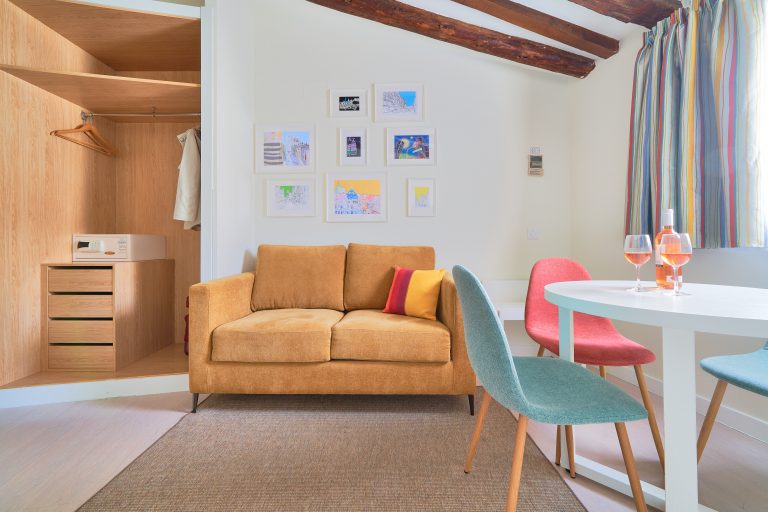 WEB 403 SALON ARMARIO