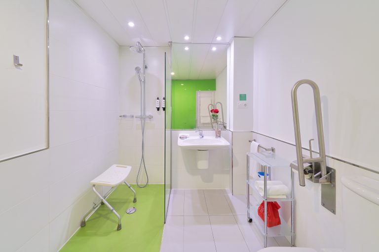 WEB 404 BAÑO ADAPTADO2